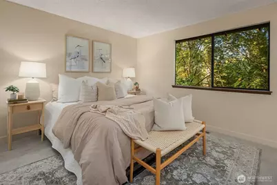 12112 SE 46th Pl, Bellevue, WA 98006 - Photo 15