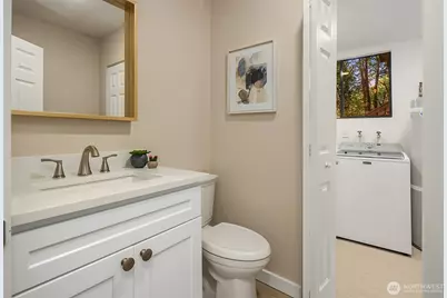 12112 SE 46th Pl, Bellevue, WA 98006 - Photo 17