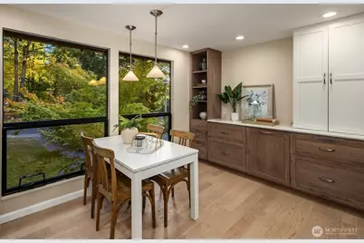 12112 SE 46th Pl, Bellevue, WA 98006 - Photo 11