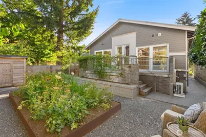 5760 25th Avenue NE, Seattle, WA 98105 - Photo 1