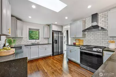 5818 S 18th Avenue S, Seattle, WA 98108 - Photo 11