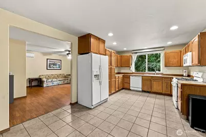 18230 Suncrest Court SE, Yelm, WA 98597 - Photo 7