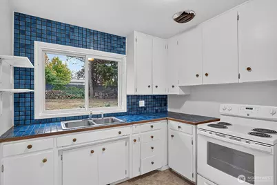 294 NE Queets Street, Oak Harbor, WA 98277 - Photo 11