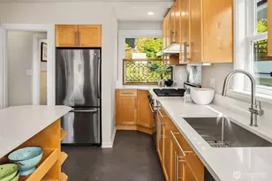163 Ward St, Seattle, WA 98109 - Photo 11