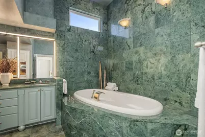 163 Ward Street, Seattle, WA 98109 - Photo 21