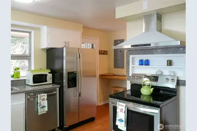 11321 30th Avenue NE, Seattle, WA 98125 - Photo 7