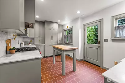 2355 45th Avenue SW, Seattle, WA 98116 - Photo 9