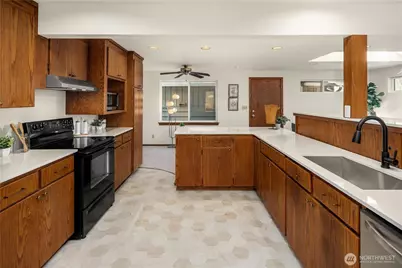 570 SE Andrews Street, Issaquah, WA 98027 - Photo 5