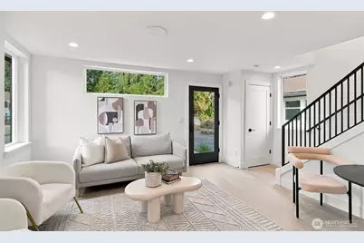 12038 Hiram Place NE, Seattle, WA 98125 - Photo 3