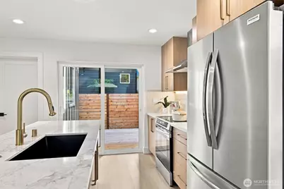 12038 Hiram Place NE, Seattle, WA 98125 - Photo 9