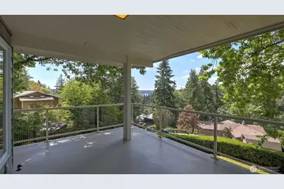 18744 Kenlake Place NE, Kenmore, WA 98028 - Photo 33