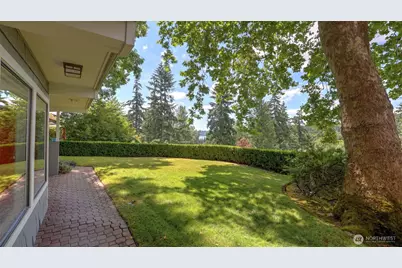 18744 Kenlake Place NE, Kenmore, WA 98028 - Photo 35