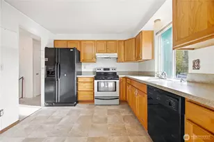1807 9th St SW, Puyallup, WA 98371 - Photo 9