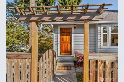 8818 8th Avenue NW, Seattle, WA 98117 - Photo 3