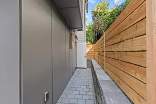 307 NW 52nd St, Seattle, WA 98107 - Photo 21