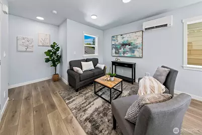 332 NE Elk Place, Seattle, WA 98115 - Photo 5