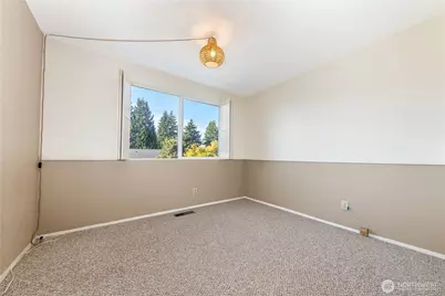 12705 SE 74th Street, Newcastle, WA 98056 - Photo 15