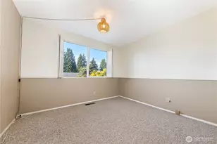 12705 SE 74th St, Newcastle, WA 98056 - Photo 15