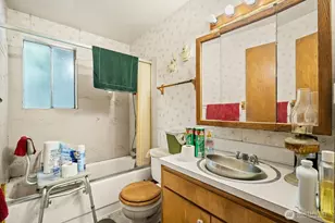 13205 160th Ave SE, Renton, WA 98059 - Photo 9