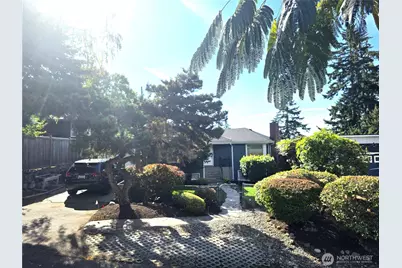 2569 NE 85th Street, Seattle, WA 98115 - Photo 1