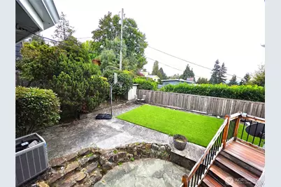 2569 NE 85th Street, Seattle, WA 98115 - Photo 3