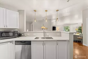 7711 NE 175th St, Kenmore, WA 98028 - Photo 15