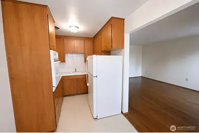 6530 24th Avenue NW, Seattle, WA 98117 - Photo 11