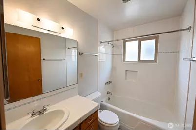 6530 24th Avenue NW, Seattle, WA 98117 - Photo 13