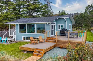 1818 Lola Beach Ln, Oak Harbor, WA 98277 - Photo 3