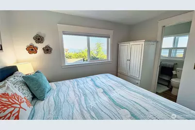 1818 Lola Beach Lane, Oak Harbor, WA 98277 - Photo 17
