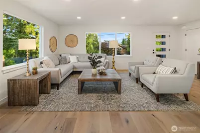 10045 38th Avenue NE, Seattle, WA 98125 - Photo 5