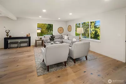10045 38th Avenue NE, Seattle, WA 98125 - Photo 7