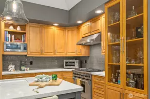 1796 Bellevue Way NE, Bellevue, WA 98004 - Photo 15