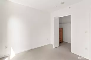 81 Clay St, Seattle, WA 98121 - Photo 13