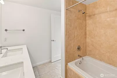 81 Clay Street #430, Seattle, WA 98121 - Photo 19
