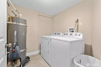 10808 53rd Avenue S, Seattle, WA 98178 - Photo 15