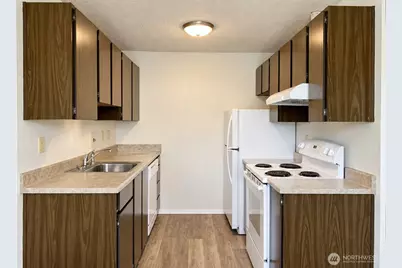11255 Greenwood Avenue N, Seattle, WA 98133 - Photo 15