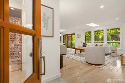 8453 Ferncliff Avenue NE, Bainbridge Island, WA 98110 - Photo 3