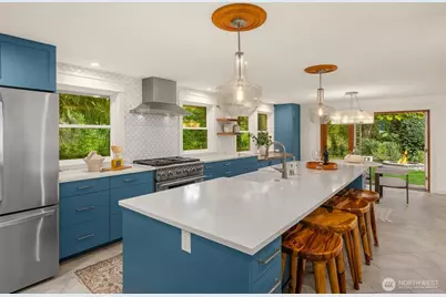 8453 Ferncliff Avenue NE, Bainbridge Island, WA 98110 - Photo 11