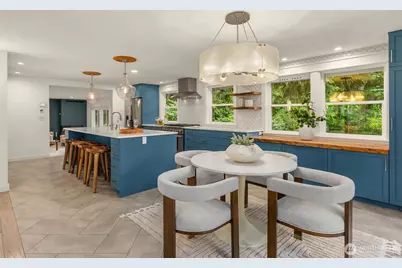 8453 Ferncliff Avenue NE, Bainbridge Island, WA 98110 - Photo 9