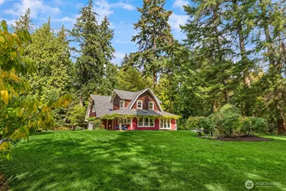 8453 Ferncliff Avenue NE, Bainbridge Island, WA 98110 - Photo 1