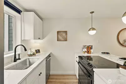 14006 NE 181st Place #B205, Woodinville, WA 98072 - Photo 15