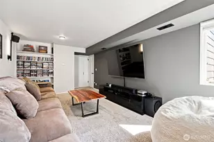 2002 West LK Sammamish Pkwy NE, Redmond, WA 98052 - Photo 27