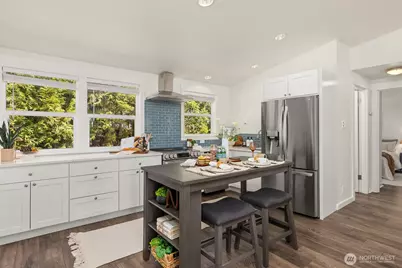 1574 NE Park View Dr #5, Bainbridge Island, WA 98110 - Photo 5