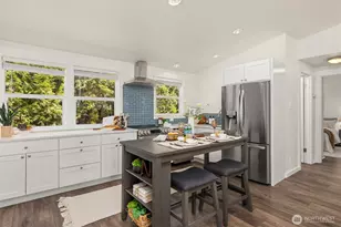 1574 NE Park View Dr, Bainbridge Island, WA 98110 - Photo 5