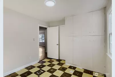 910 NE 113th Street, Seattle, WA 98125 - Photo 17