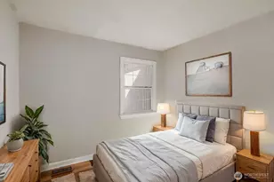 910 NE 113th St, Seattle, WA 98125 - Photo 15