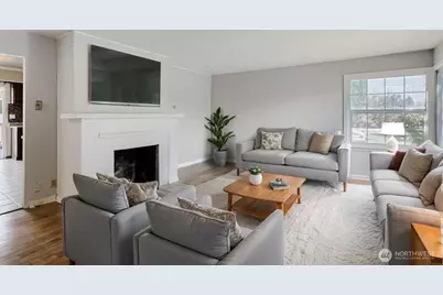 910 NE 113th Street, Seattle, WA 98125 - Photo 7