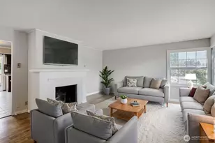 910 NE 113th St, Seattle, WA 98125 - Photo 7