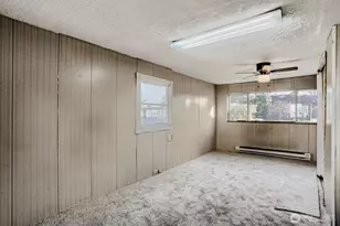 910 NE 113th St, Seattle, WA 98125 - Photo 13